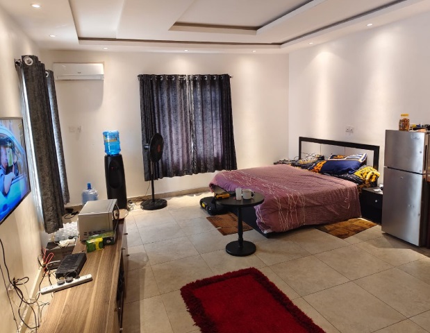 5 Bedroom fully detached House with 2 Rooms BQ