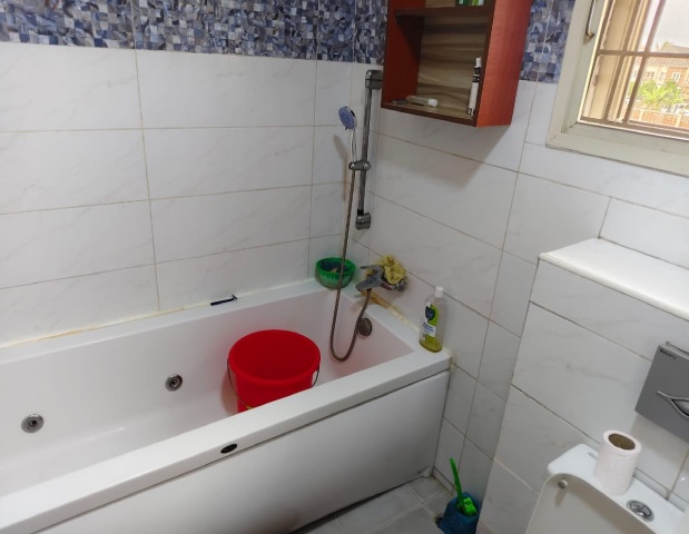 5 Bedroom fully detached House with 2 Rooms BQ