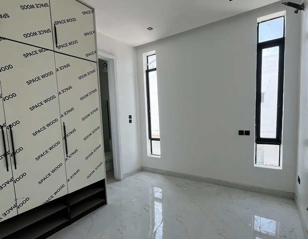 5 Bedroom Semi Detached Duplex